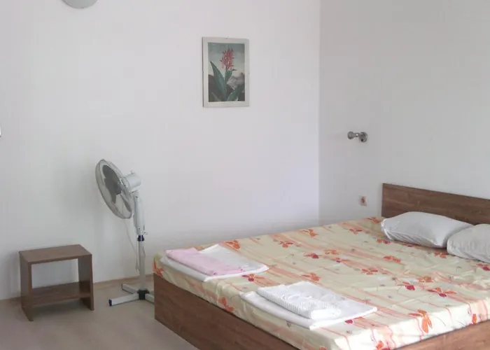 호텔 Neven 프리모르스코